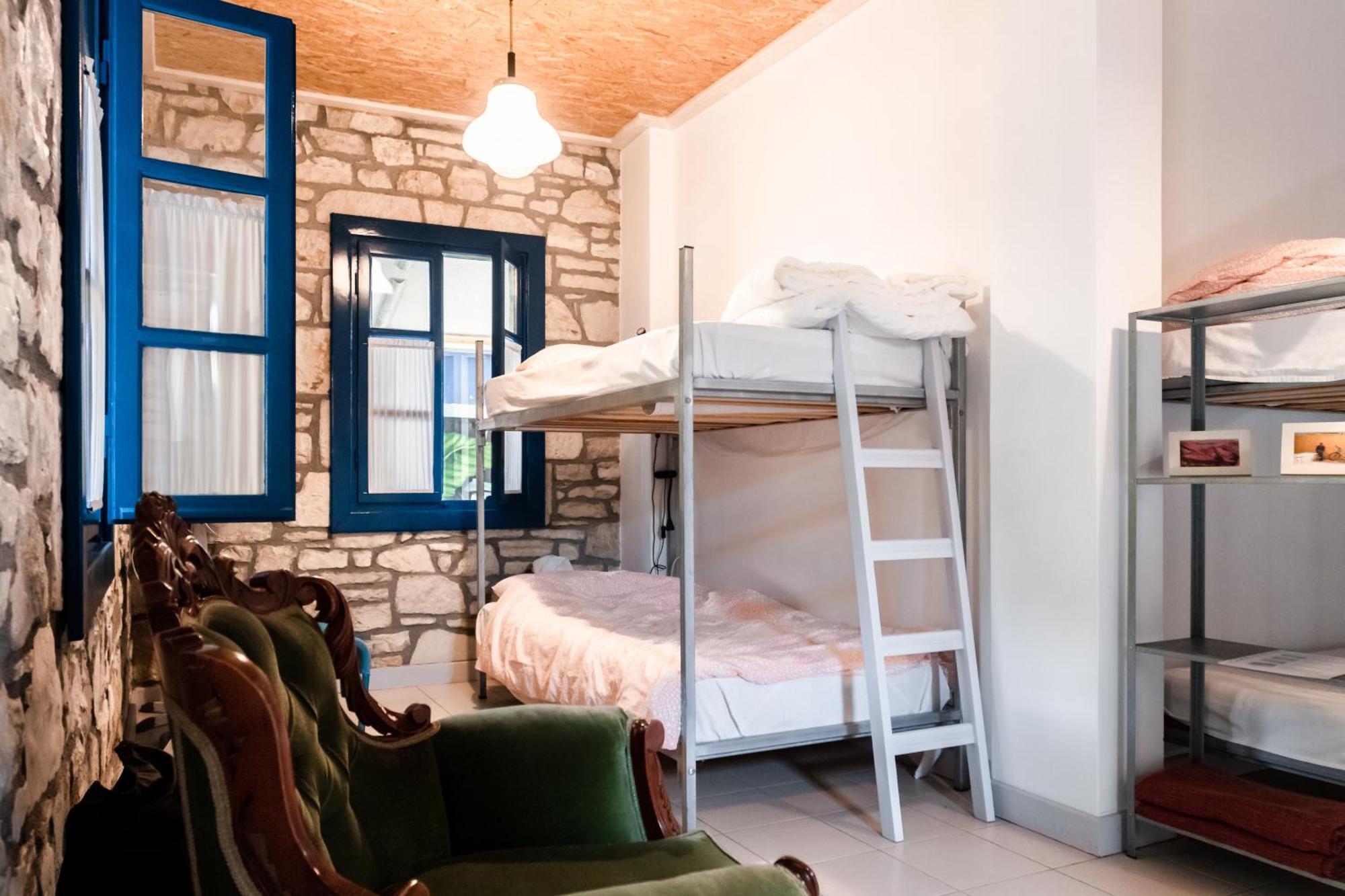 Vandrerhjem Himara Hostel